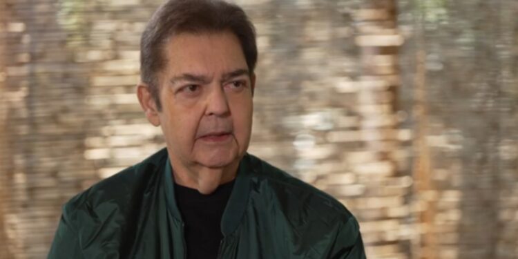 Faustão passa por retirada de sonda gástrica e segue internado para exames de rotina em SP